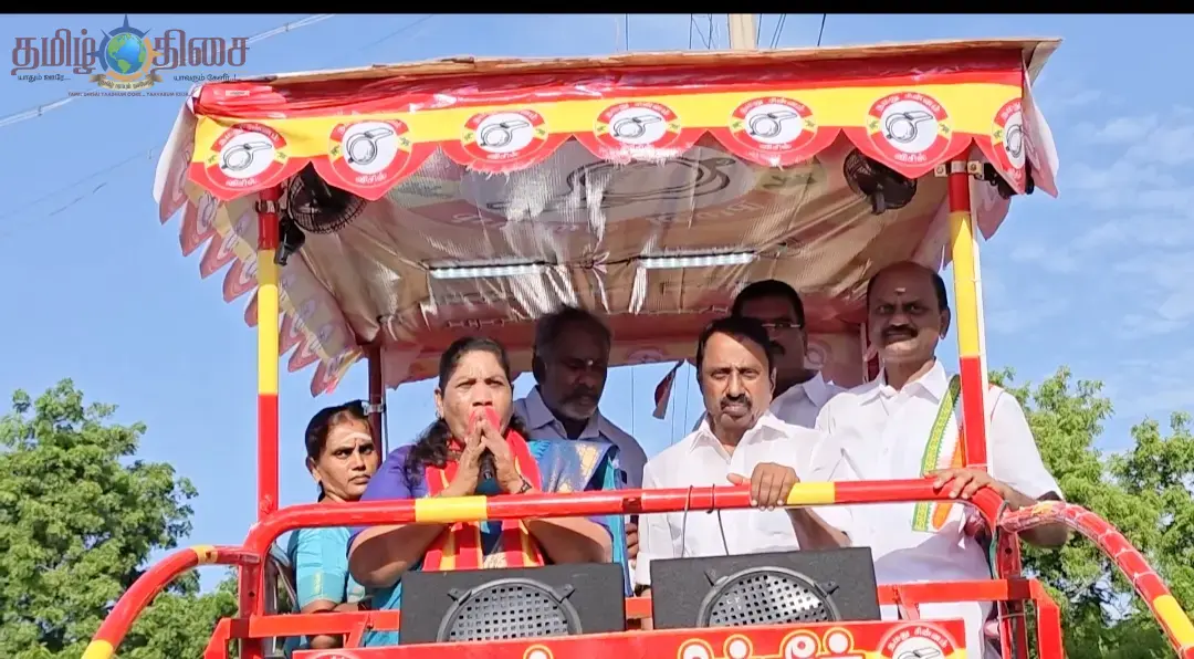 தாராபுரம் தொகுதி இடைத்தேர்தல்: தவெக வேட்பாளர் சத்தியபாமா தீவிர பிரசாரம்...