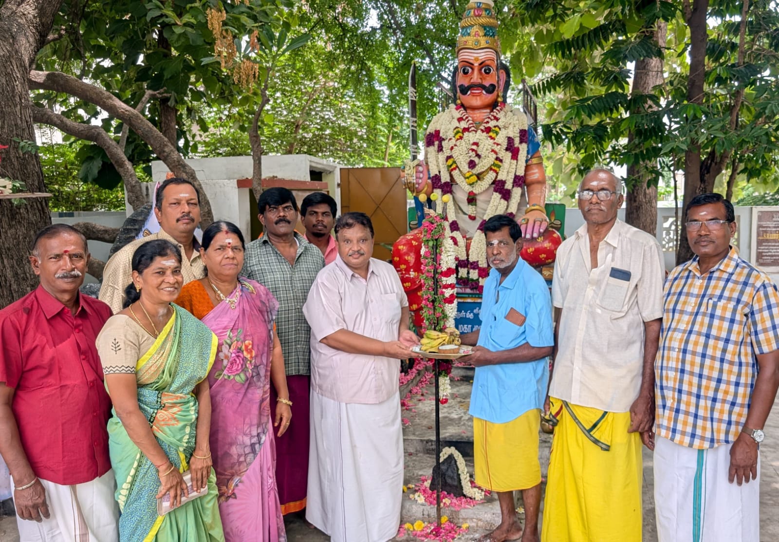  சேலத்தில் உள்ள அருள்மிகு ஸ்ரீ ஊரடி ஒத்த ஜடா மகா முனியப்பன் திருக்கோவிலின் 22 ஆம் ஆண்டு கும்பாபிஷேக விழா..